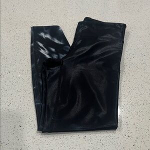 Heroine Sport Shiny Black Leggings with White Pattern